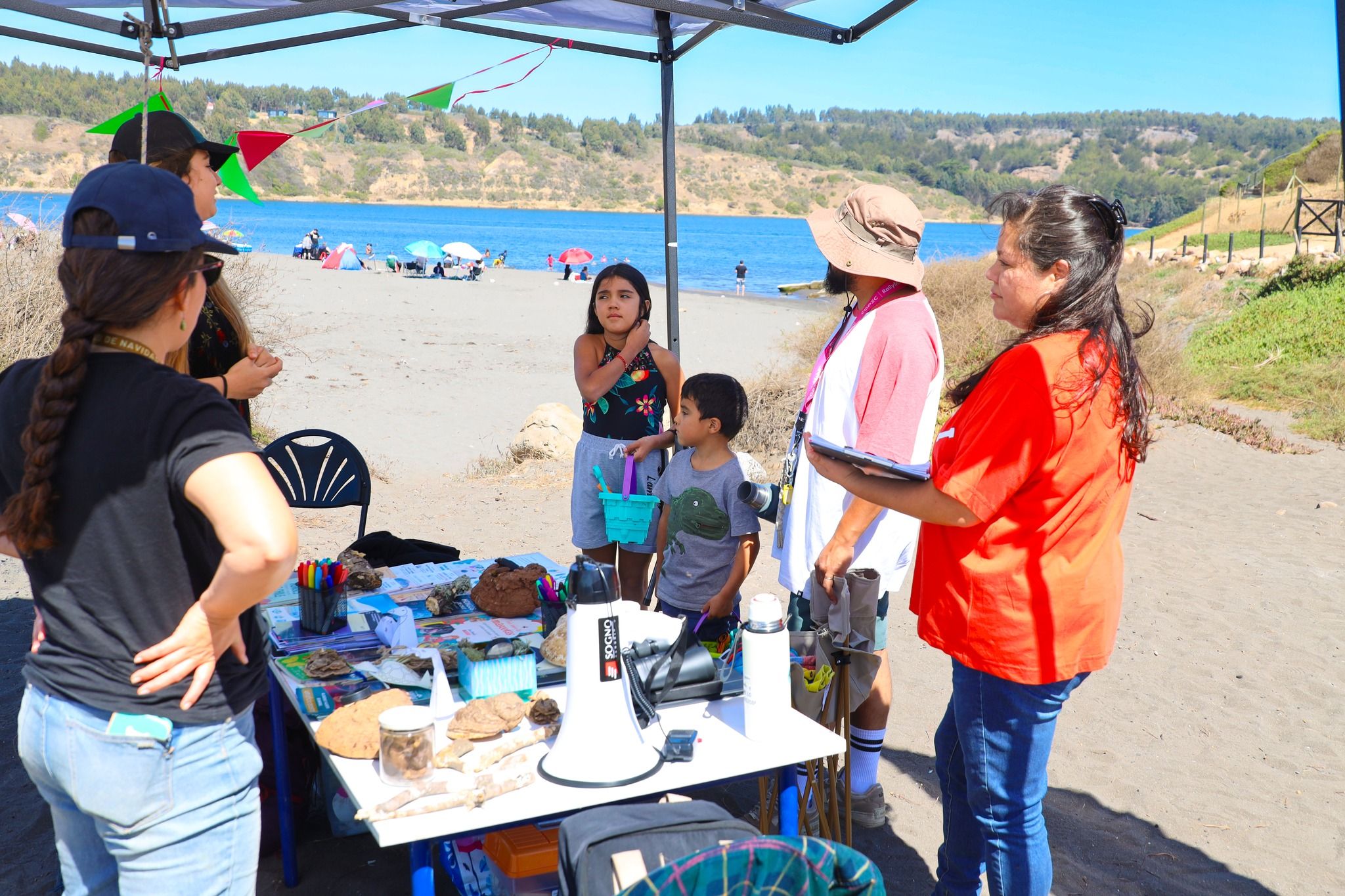 Equipos municipales entregaron información ambiental a visitantes de la desembocadura
