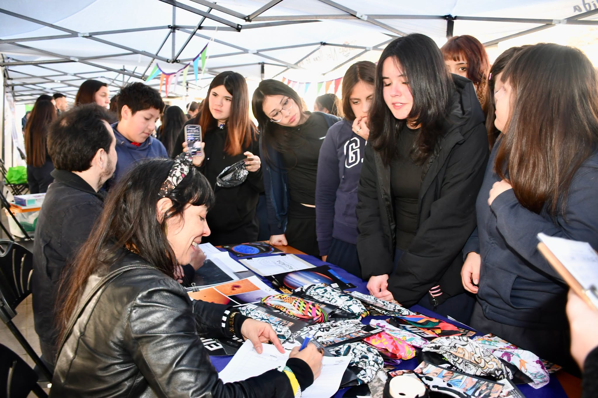 Juventud, deporte, cultura y música marcaron celebración del Día Internacional de la Juventud en el Liceo Pablo Neruda