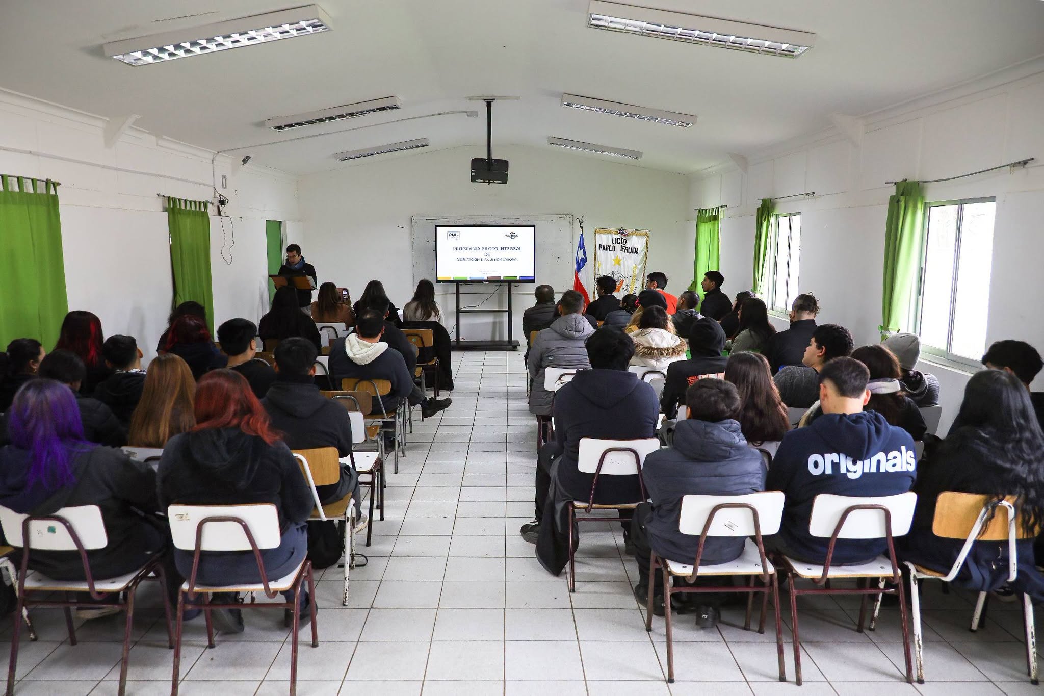 Municipio fortalece vínculos entre estudiantes y empresas para apoyar la empleabilidad juvenil