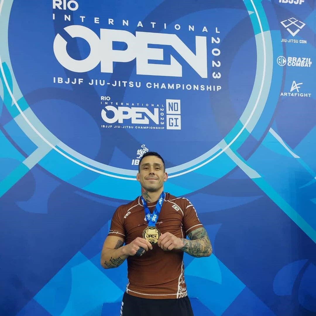 Felipe Navarrete de Navidad es campeón en el International Rio Open de Jiu Jitsu en Brasil