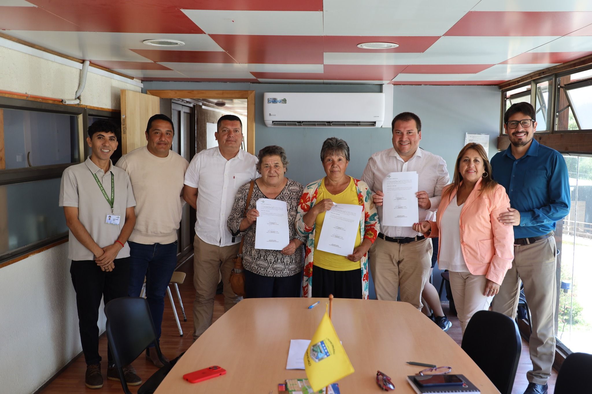 FIRMA DE COMODATO ENTRE JUNTA DE VECINOS RISCO COLORADO Y TEATRO DEL CERRO